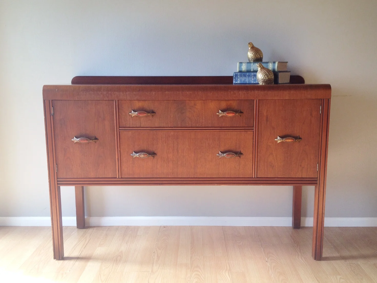 vintage waterfall buffet.