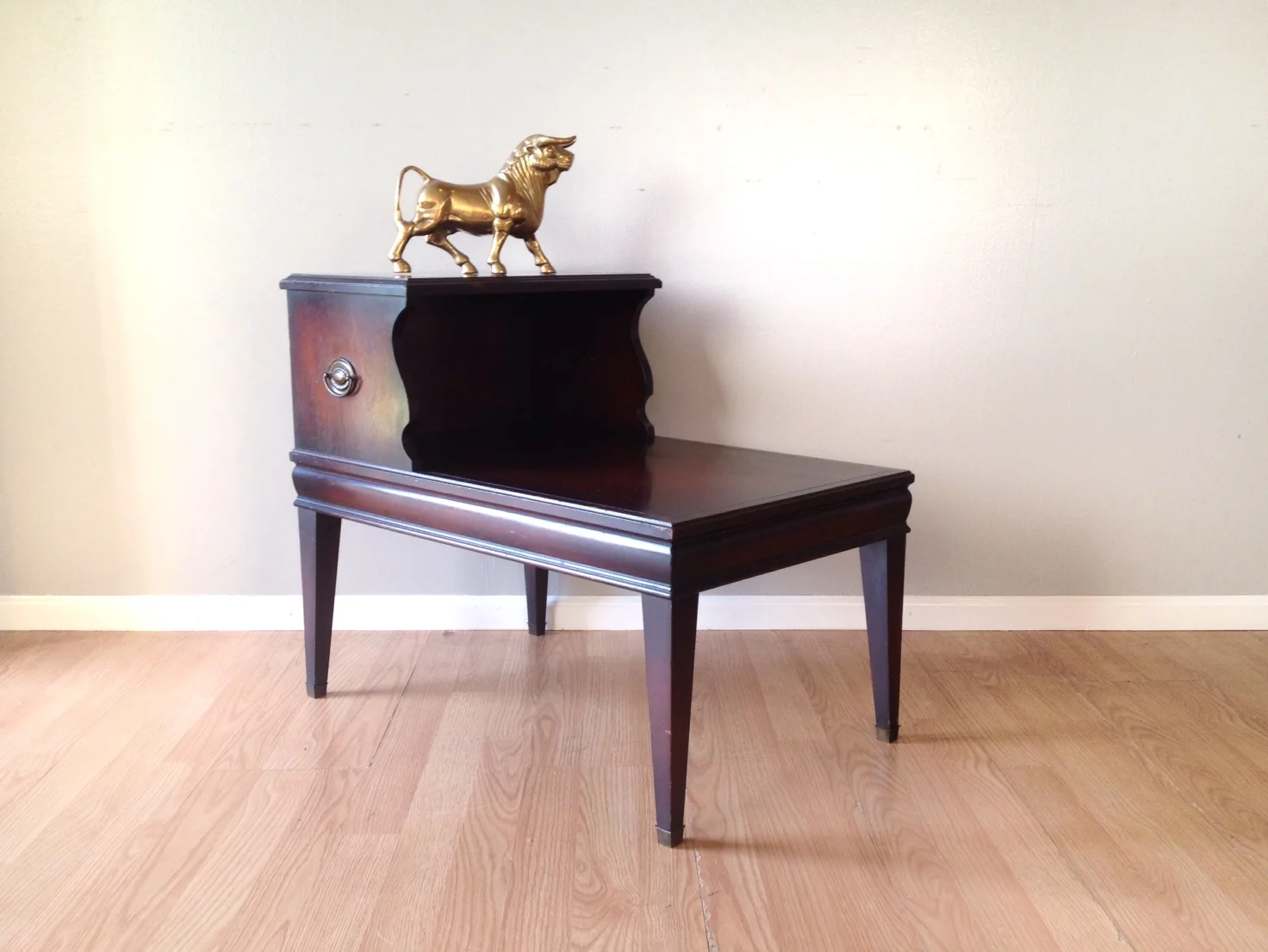 vintage federal style step end table.