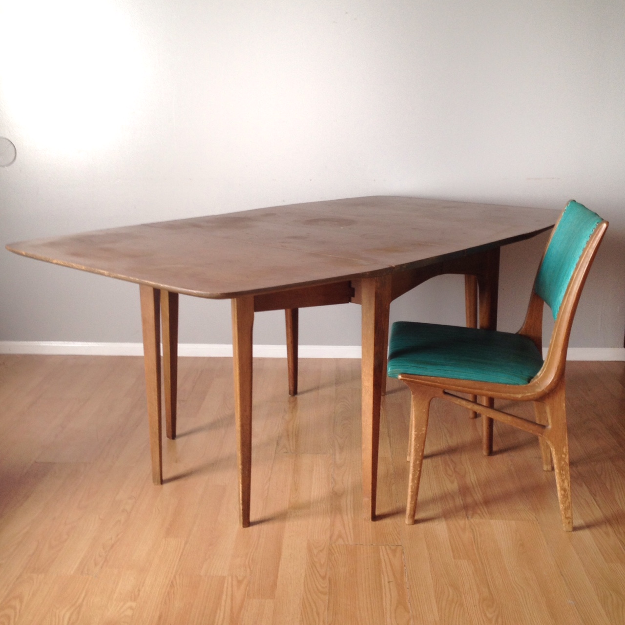 vintage Drexel Profile drop leaf dining table.