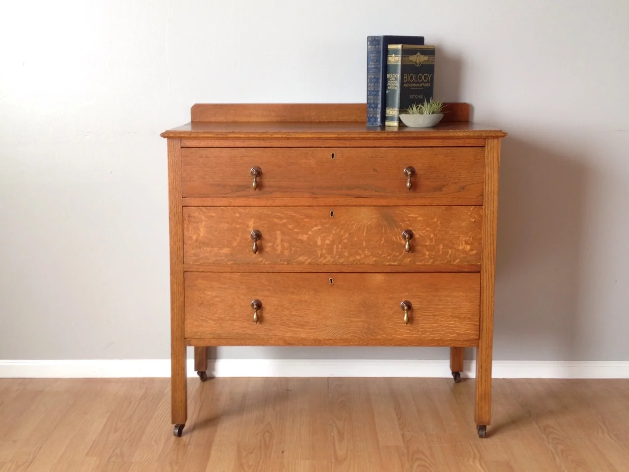 antique 3 drawer dresser.