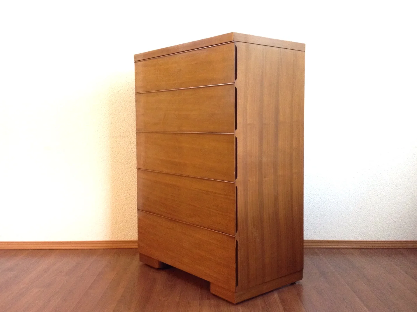   Contact us at ReRunRoom@gmail.com for details, more pictures, shipping quotes, and purchasing information!  