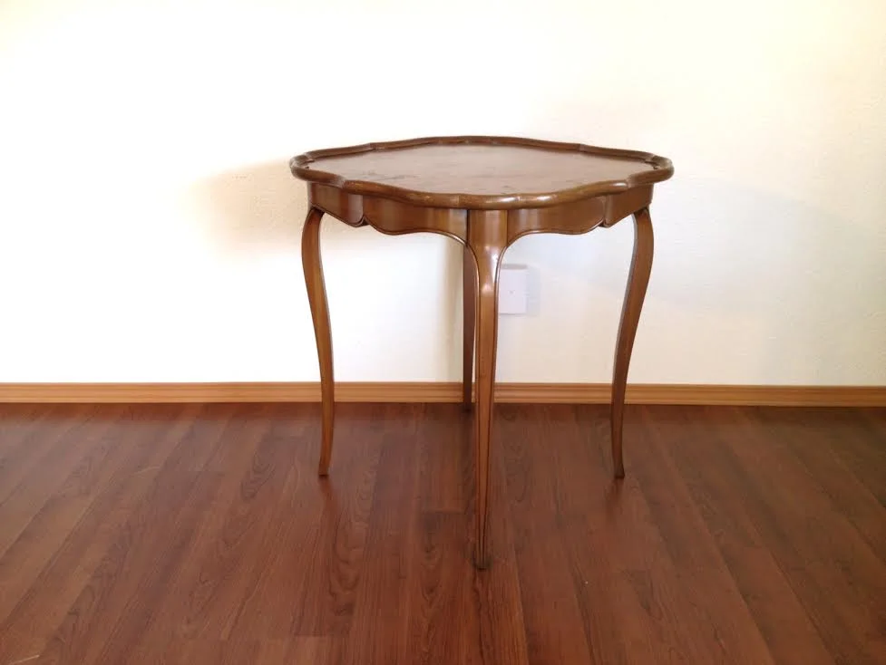 vintage fancy edge lamp table by Townsend.