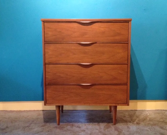 vintage mid century modern 4 drawer dresser.