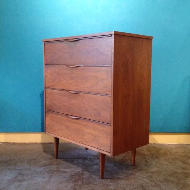 vintage mid century modern 4 drawer dresser.