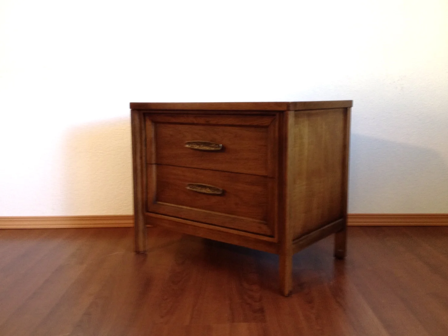 vintage mid century modern Thomasville nightstand.