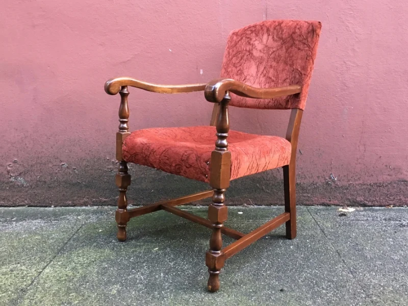 vintage spindle leg arm chair.