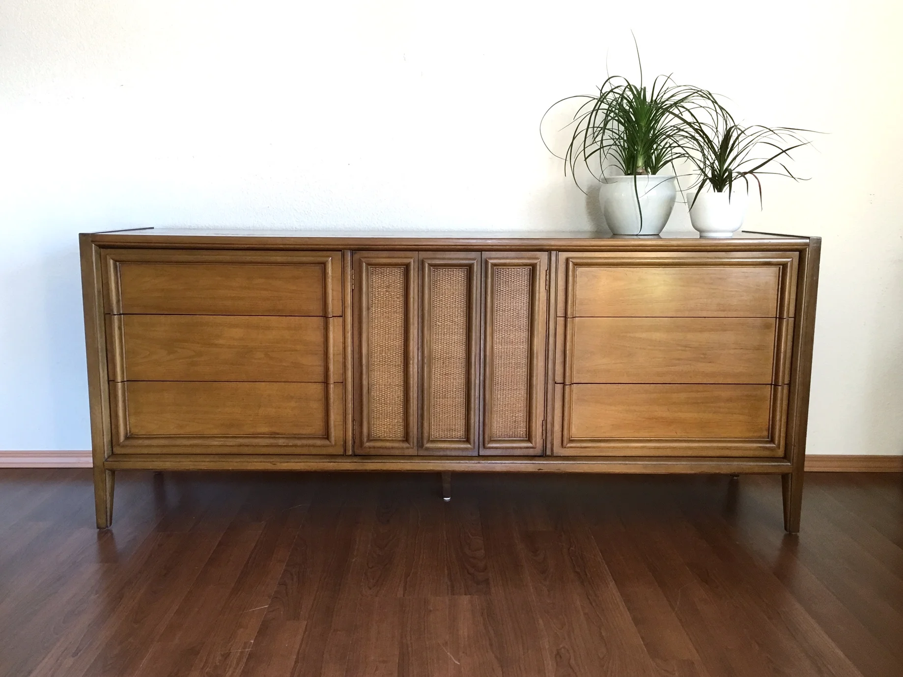 vintage mid century modern Thomasville lowboy dresser.