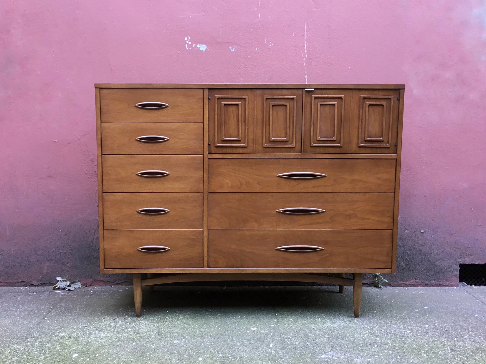 vintage mid century modern Broyhill Sculptra magna dresser.