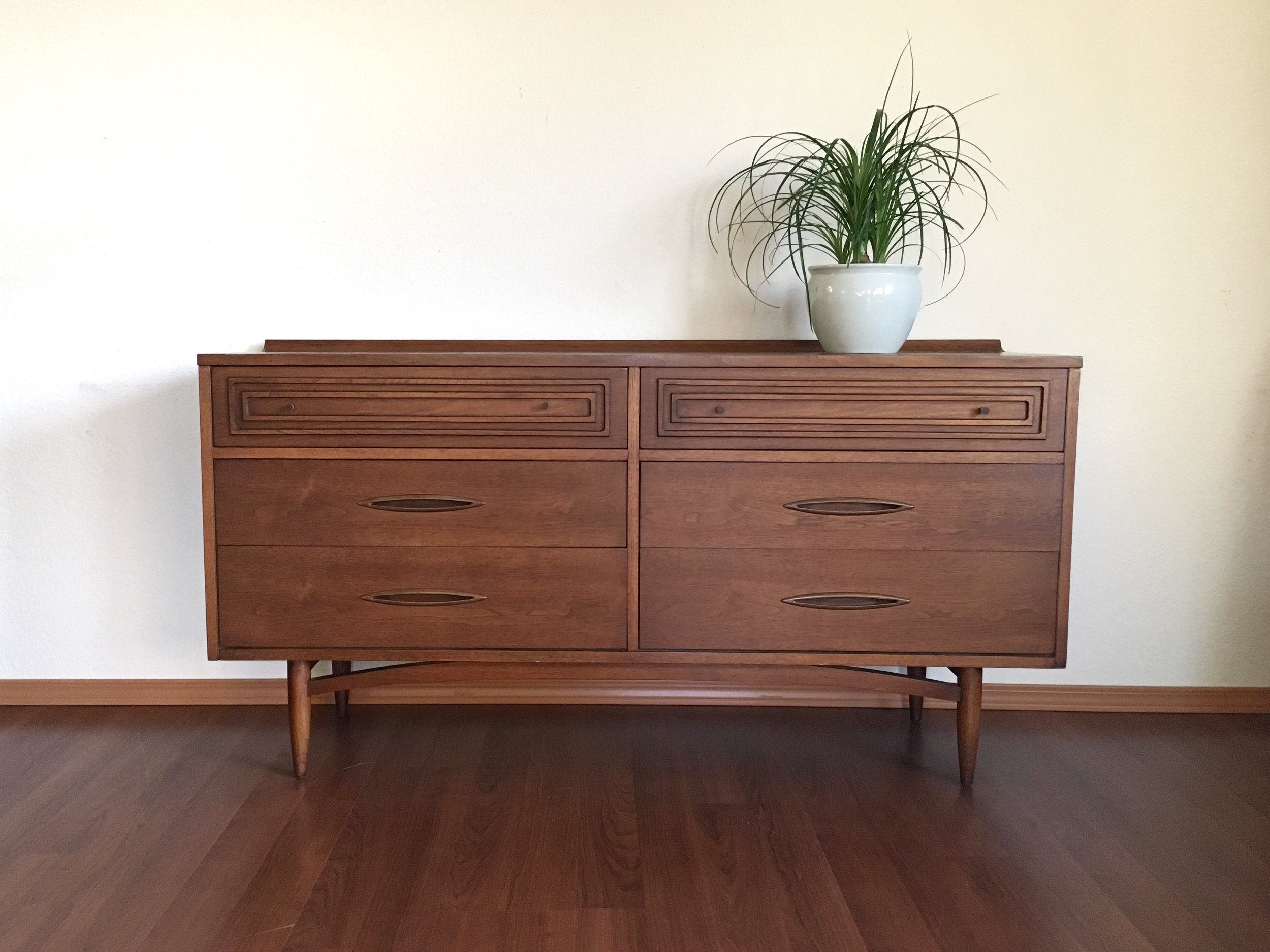 vintage mid century modern Broyhill Sculptra lowboy dresser.