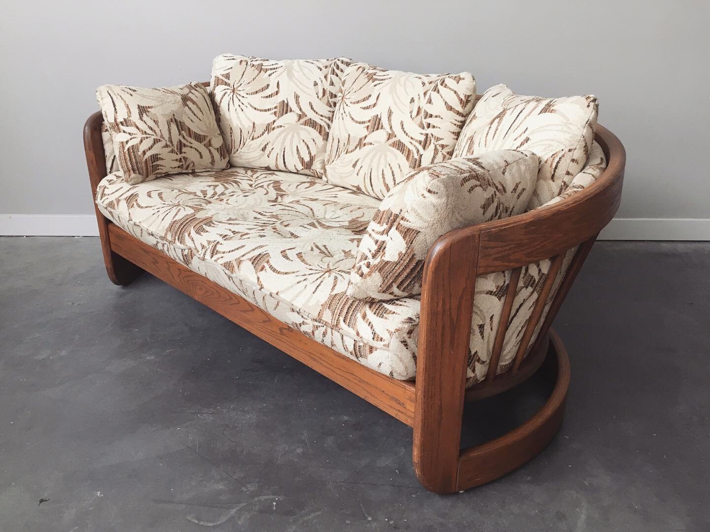 Gorgeous vintage 7 piece living room suite by Howard Furniture in original monstera leaf patterned upholstery. Check out that rad cantilevered oak frame👀
Sofa, loveseat, chair, ottoman, coffee table, pair of side tables, now available to purchase to