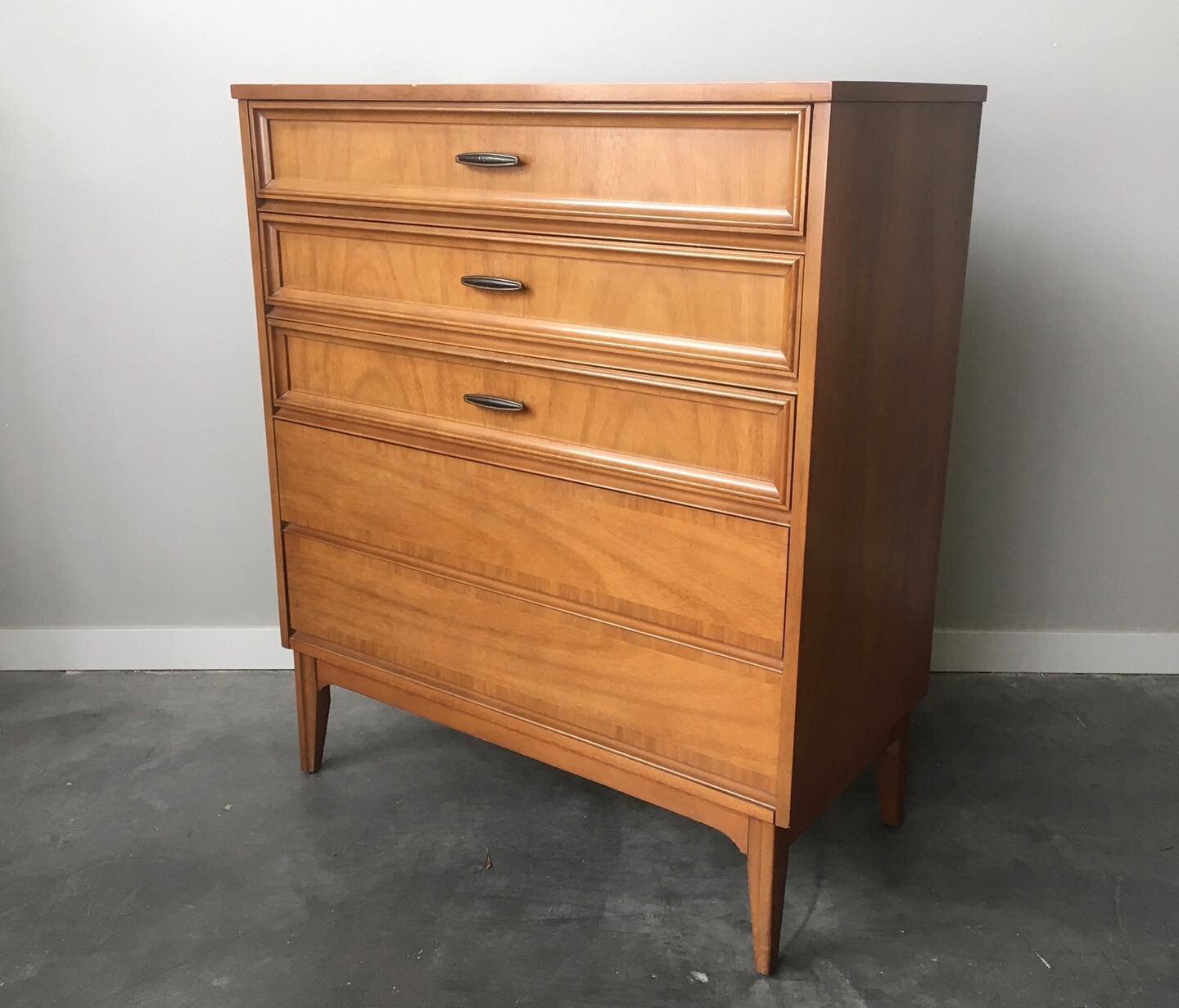 Vintage mid century modern highboy dresser by Dixie⁠⠀
⁠⠀
✨Shop link in bio⁠⠀
⁠⠀
✨Viewing appointments available 7 days a week⁠⠀
⁠⠀
✨DM with questions or to schedule a viewing👀⁠⠀
.⁠⠀⁠⠀
.⁠⠀⁠⠀
.⁠⠀⁠⠀
#rerunroom #furniture #homedecor #seattle #pnw #small