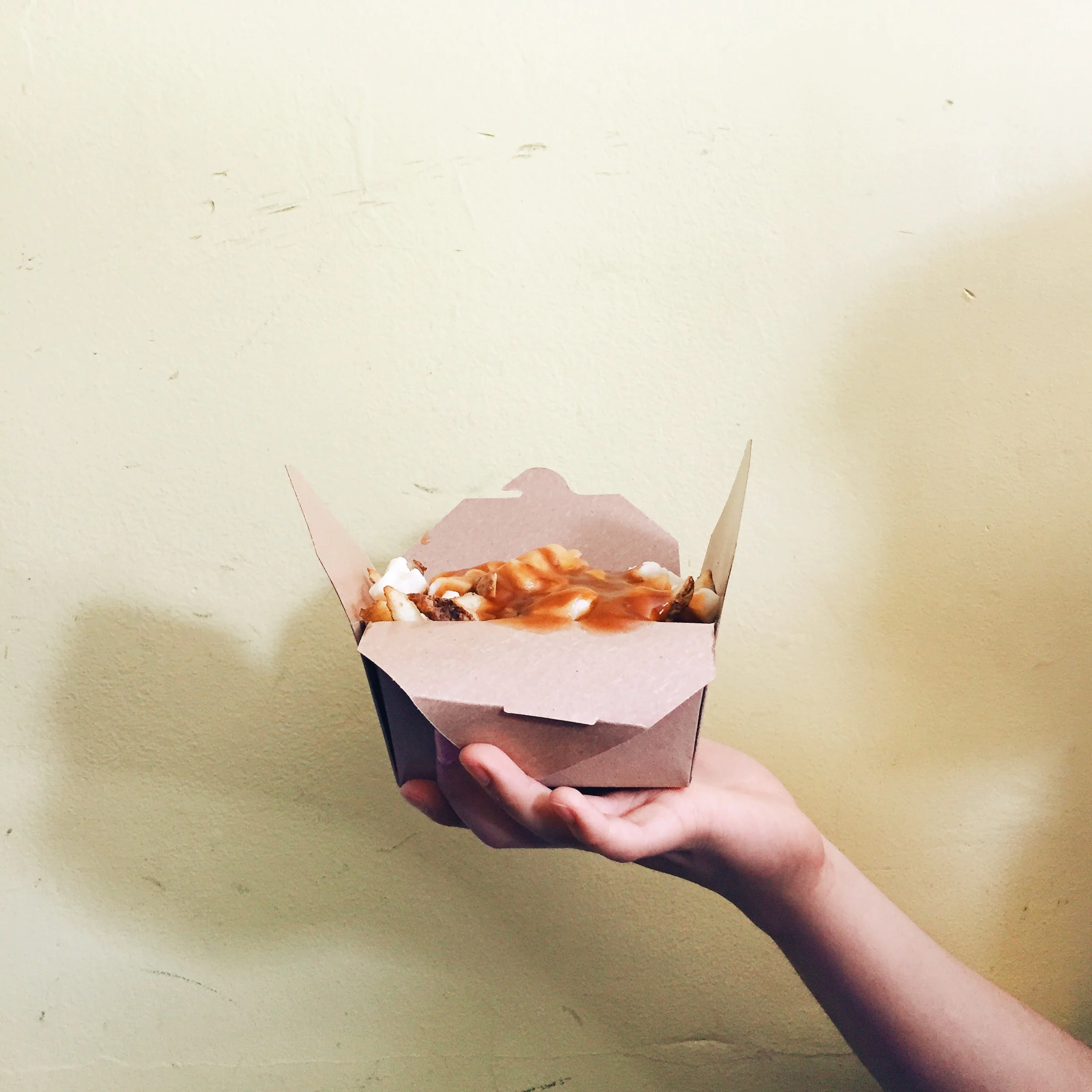Ate fish and chips and ordered Poutine to share. So apparently this is a popular menu in Canada. It's basically fries with gravy ajd chunks of Mozarella cheese. The heat from the fries will melt the cheese! It reminds me of cheese fries in the US.