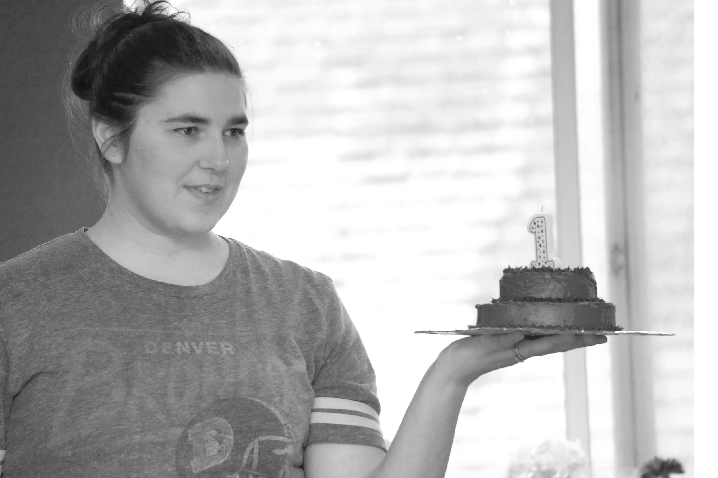 Mom Mika shows off her baking and decorating skills... The masterpiece is about to be smashed.