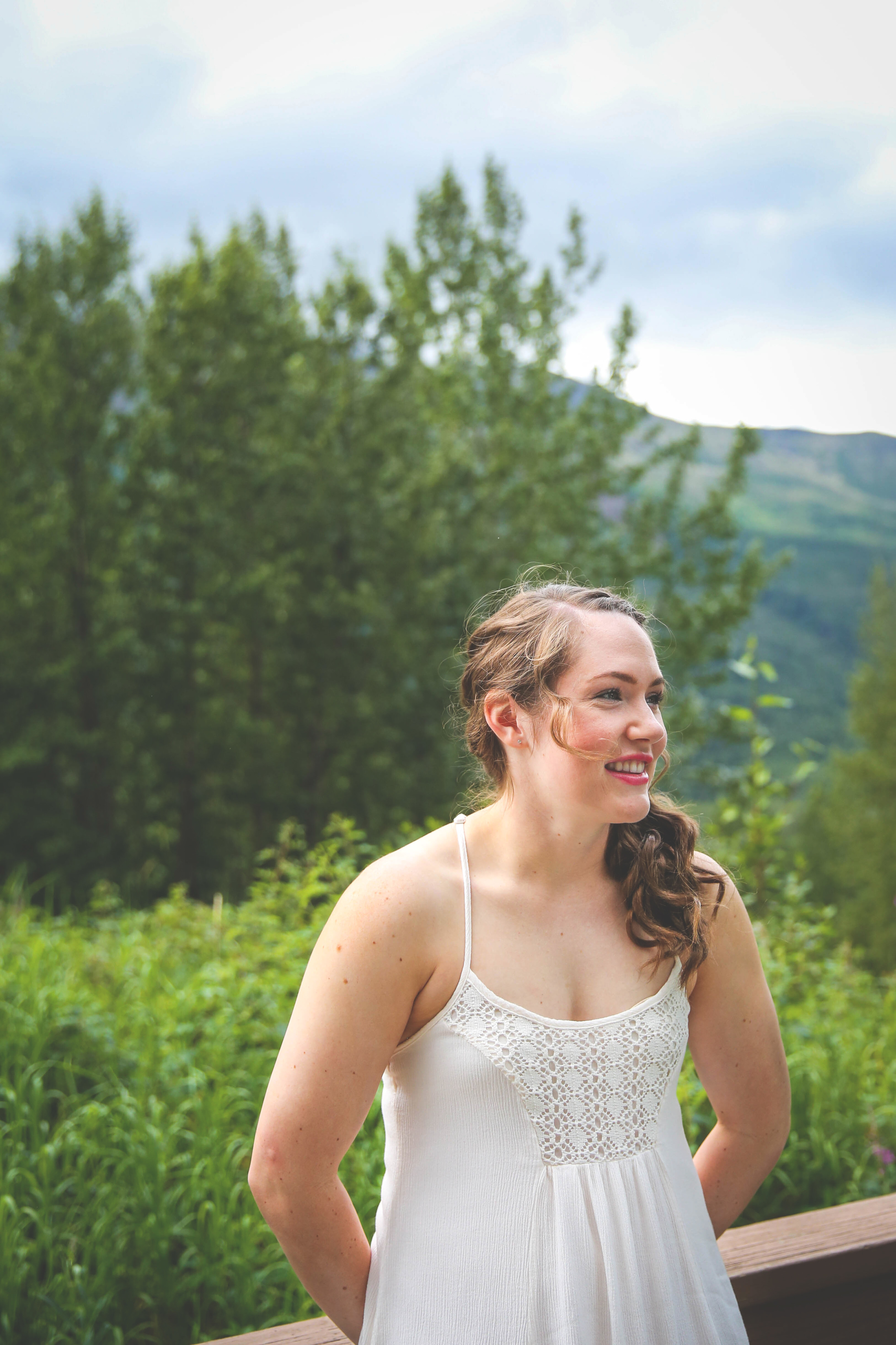 Hannah was one of those enviable brides who just makes it all look so easy! She was absolutely stunning, and was a real trooper when it came to hiking in heels and suffering through the mosquito attacks.