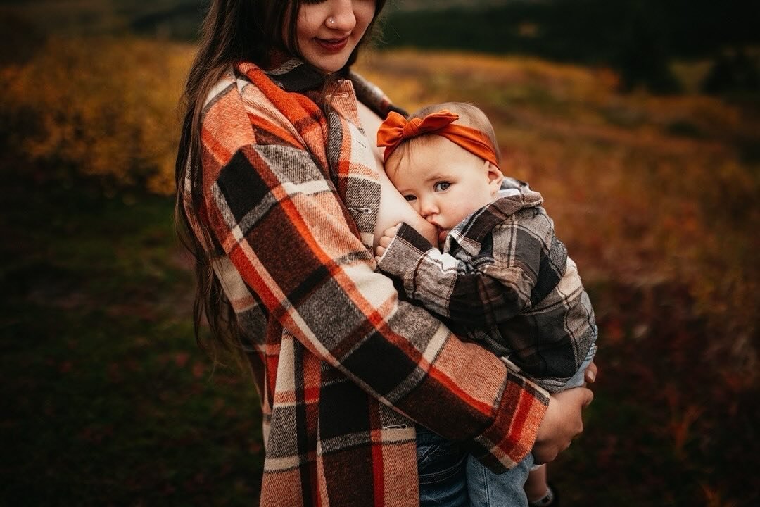 As a photographer, I mainly get to photograph babies when they are brand new or when they&rsquo;re hitting the one-year mark. It makes sense&mdash; those are huge milestones! But I jump for joy when someone books a session with a 3-9 month-old. 
⠀⠀⠀⠀