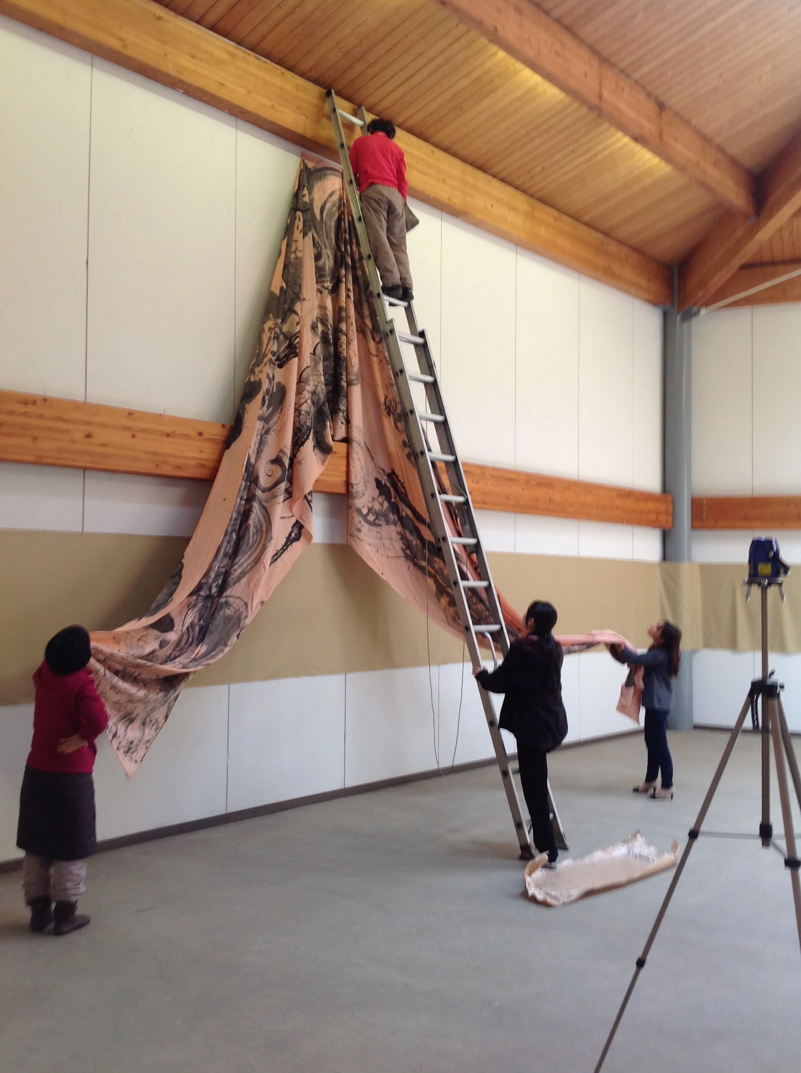 putting up a dragon, 2013