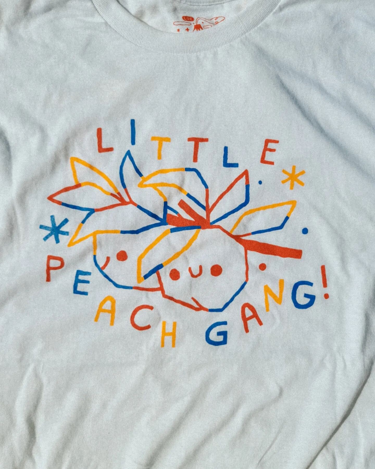 👀 🟥 🟨 🟦 🔜 preorder for the last run of peach gang tees ever this weekend !!! The original release onto off-white sold out in minutes - I felt so bad that so many of you missed out so we are bringing it back on white for one last time⚘🌈🌟🌱 coun