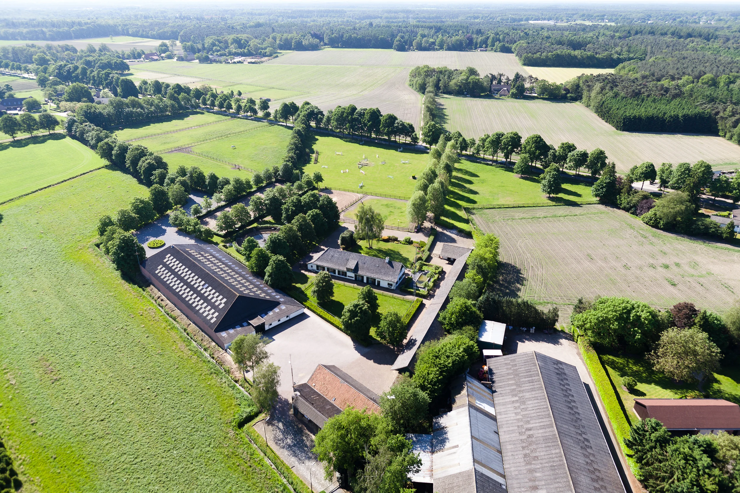 luchtfoto Stoeterij Knegsel.jpg