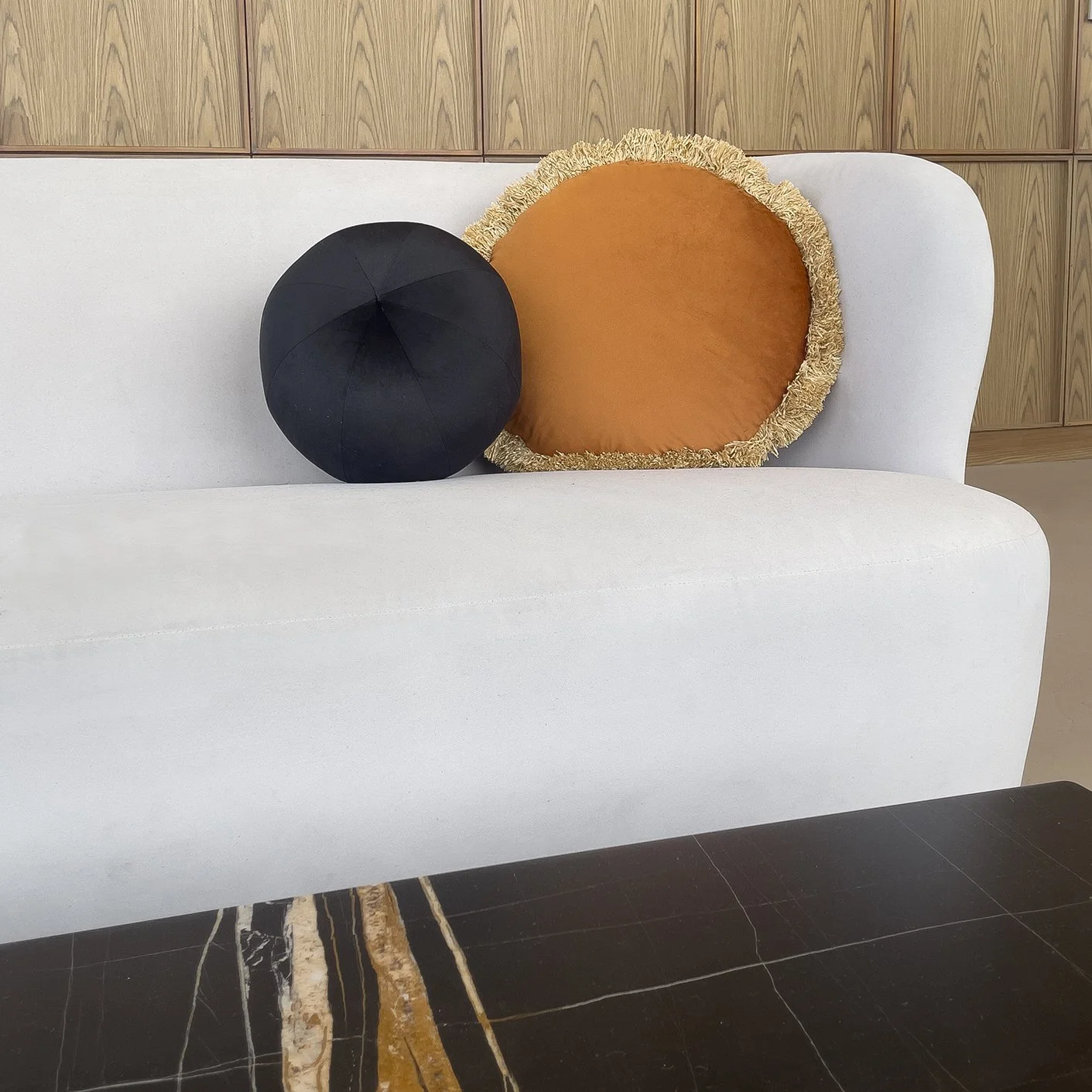 CaramelCirclePillowBlackBall.jpg