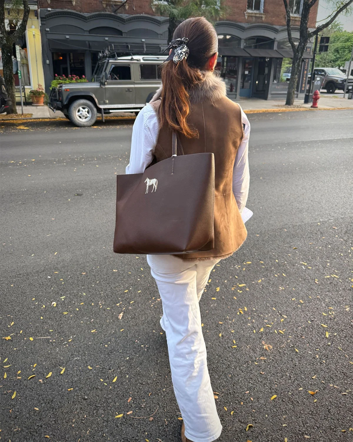 HunterTote_chocolatebrown_style.jpg