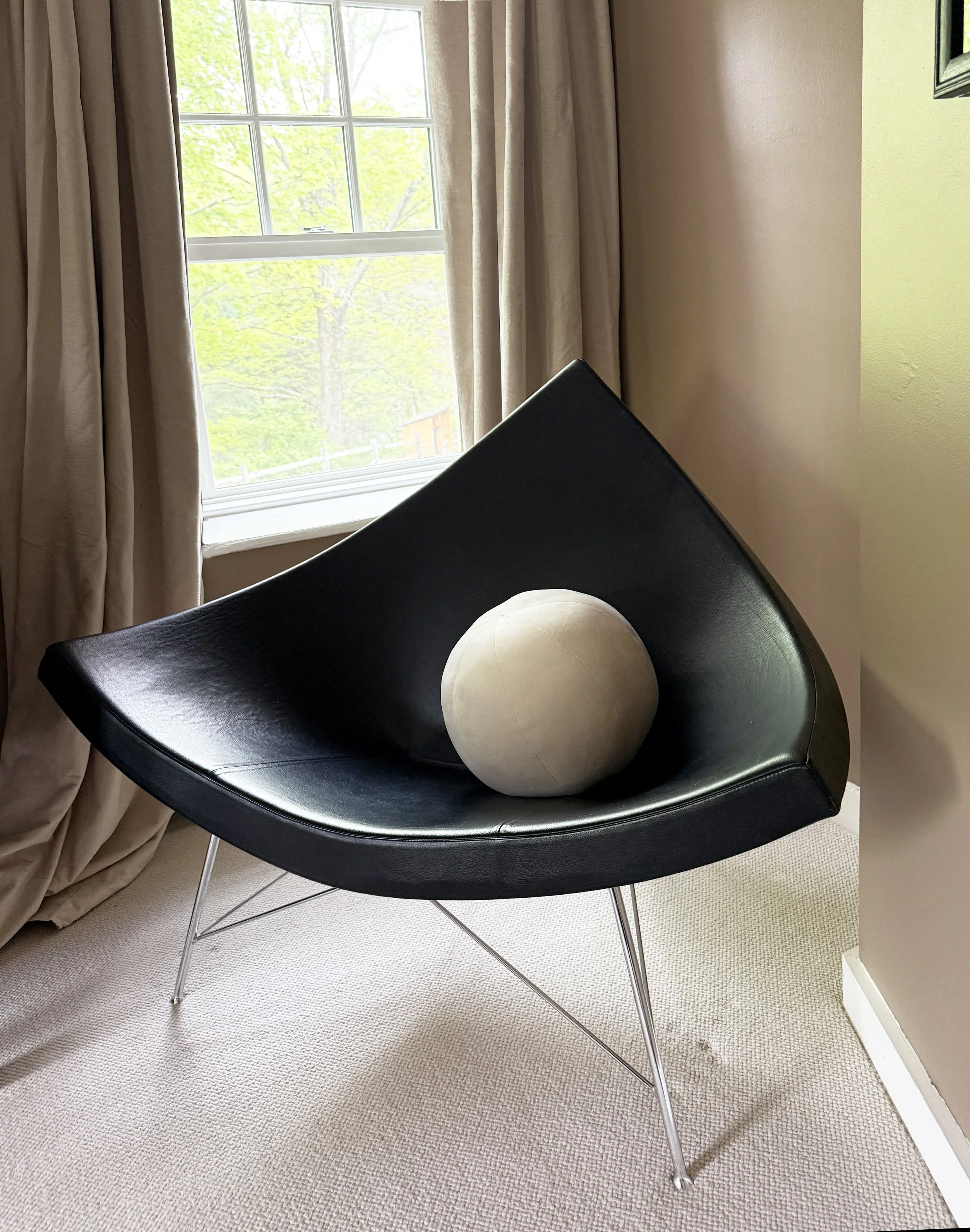 creamBallPillowStyle.jpg