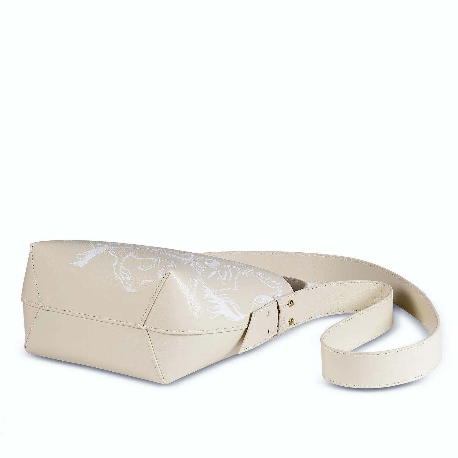 Selena_Equestrian_bucketbag_lyingflat_web.jpg