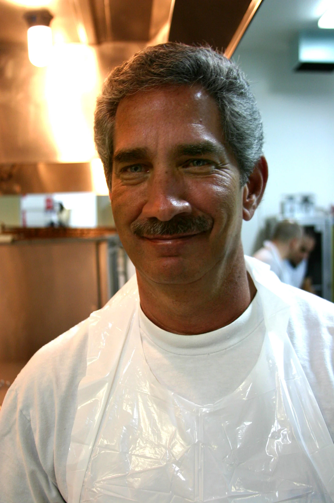 DENNIS Feeding 4785 web.jpg