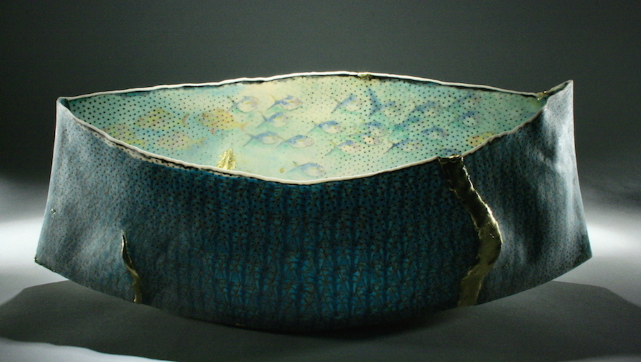 Curtis Benzle, "Regresar," porcelain, 16x7x5 in, $4750