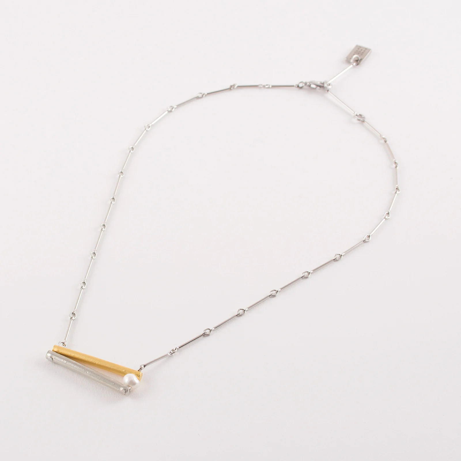 AnneMarieChagnon_2018_Colliers-Necklaces_Bao_Or-Gold_Perle-Pearl-2.jpg