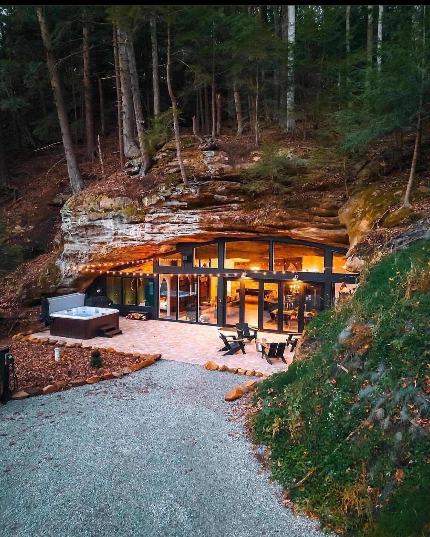 Check out this incredibly unique vacation spot from @dunlaphollowcabins!! Holy cow! Never seen anything like it! That rough stone ceiling coupled with the excellent furniture choices make this one of my favorite spots I&rsquo;ve ever seen! Bucket lis