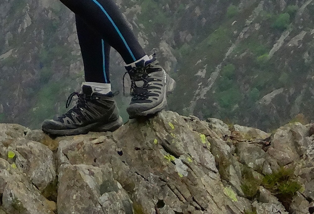 Salomon X Ultra Mid GTX women's hiking boots - slippers? — Princess Wears Hiking Boots