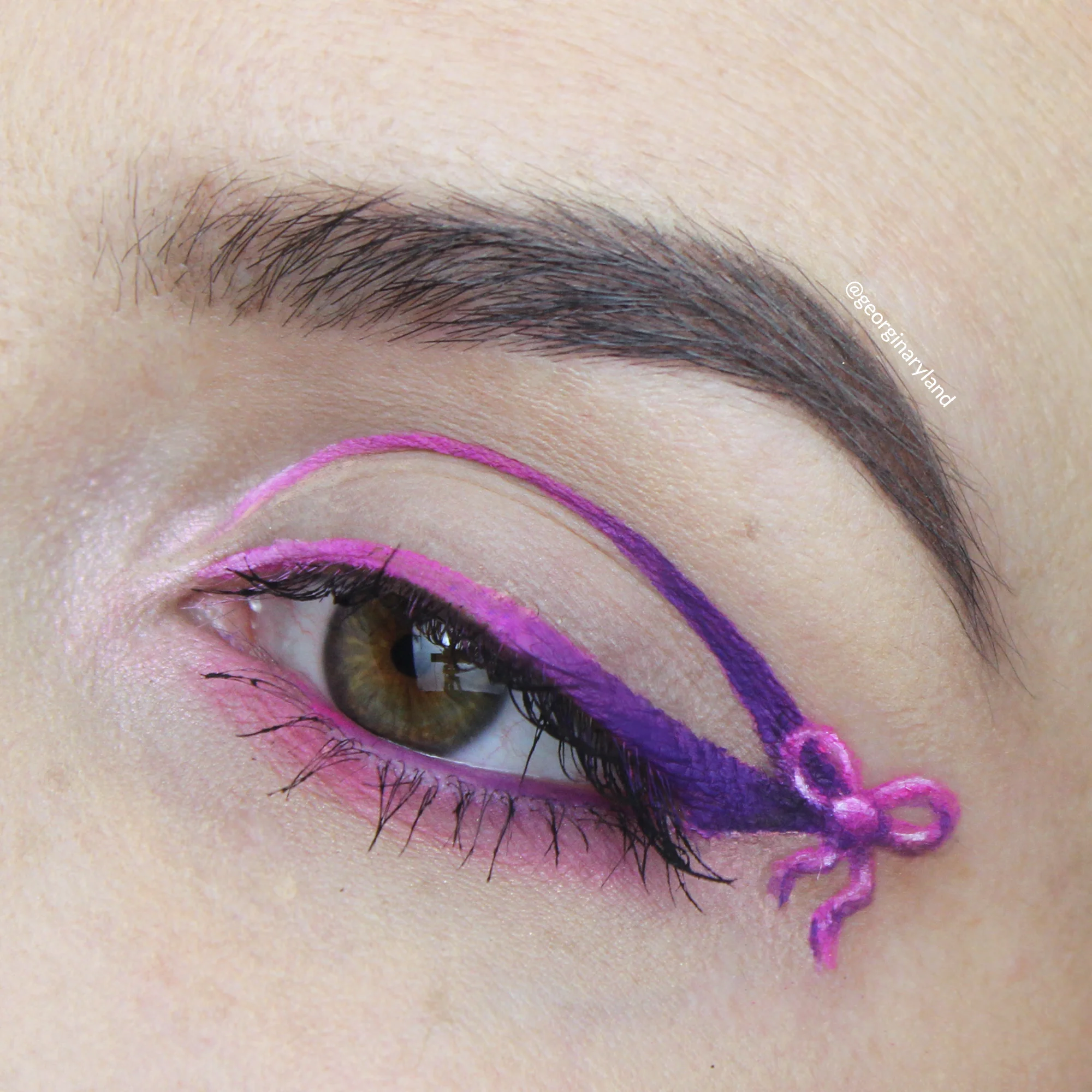 bow makeup 1.jpg