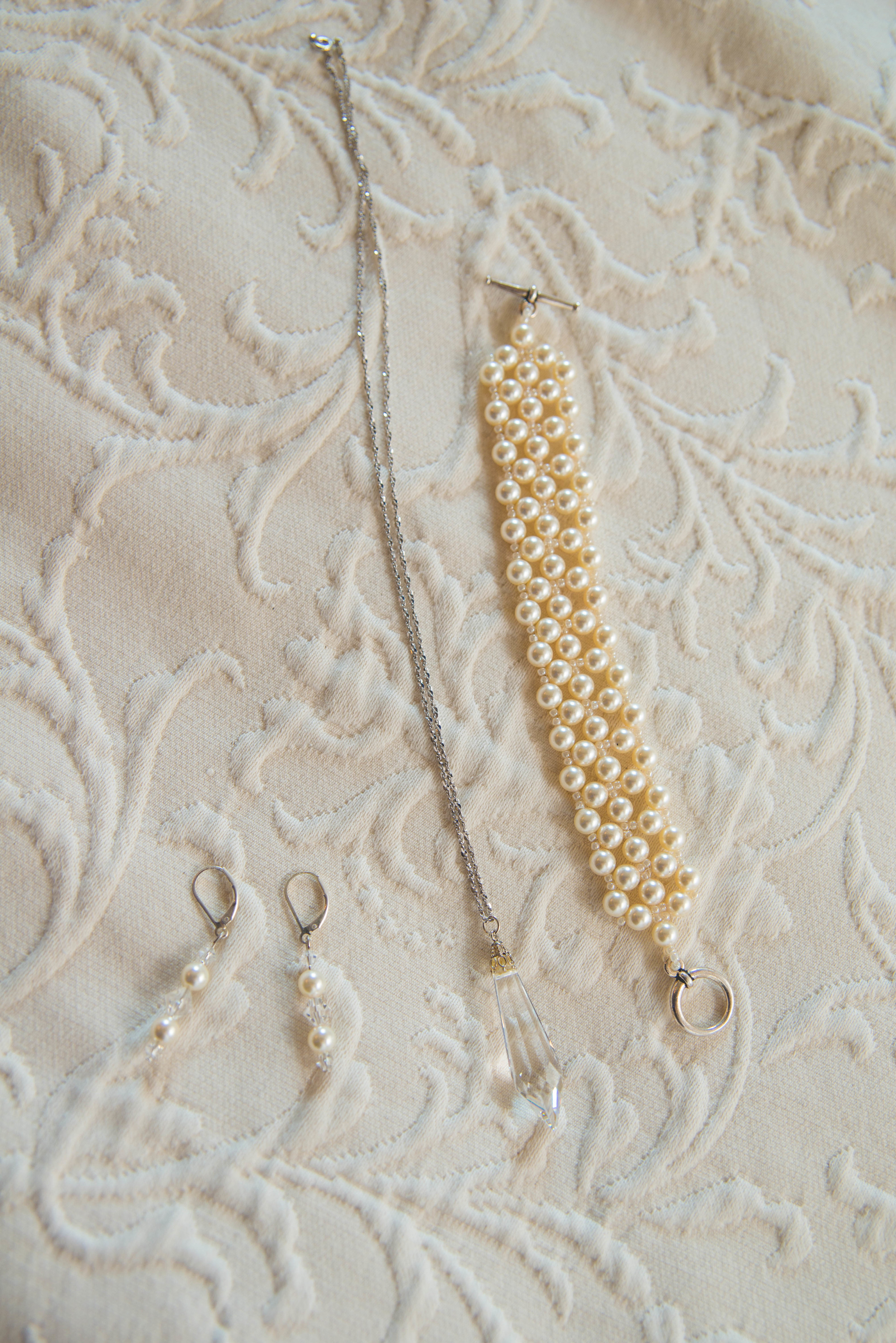she wore her grandmother's necklace she wore at her wedding!