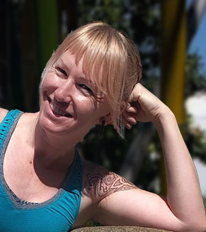Meet Theresa Marie Locations: Los Gatos Session Lengths: 75, 90, 105, 120 minutes Verde Services: Integrative/Signature, Prenatal Suite, Deep Work, Side-by-Side Other Specialties: Thai, Stretching, Myofascial Experienced in working with: Headache, sciatica, carpal tunnel, athletic injuries, posture, hip pain, knee, rotator cuff My style offers nurturing to therapeutic dependent on your needs. I offer Swedish deep tissue, relaxation with detailed issue work.