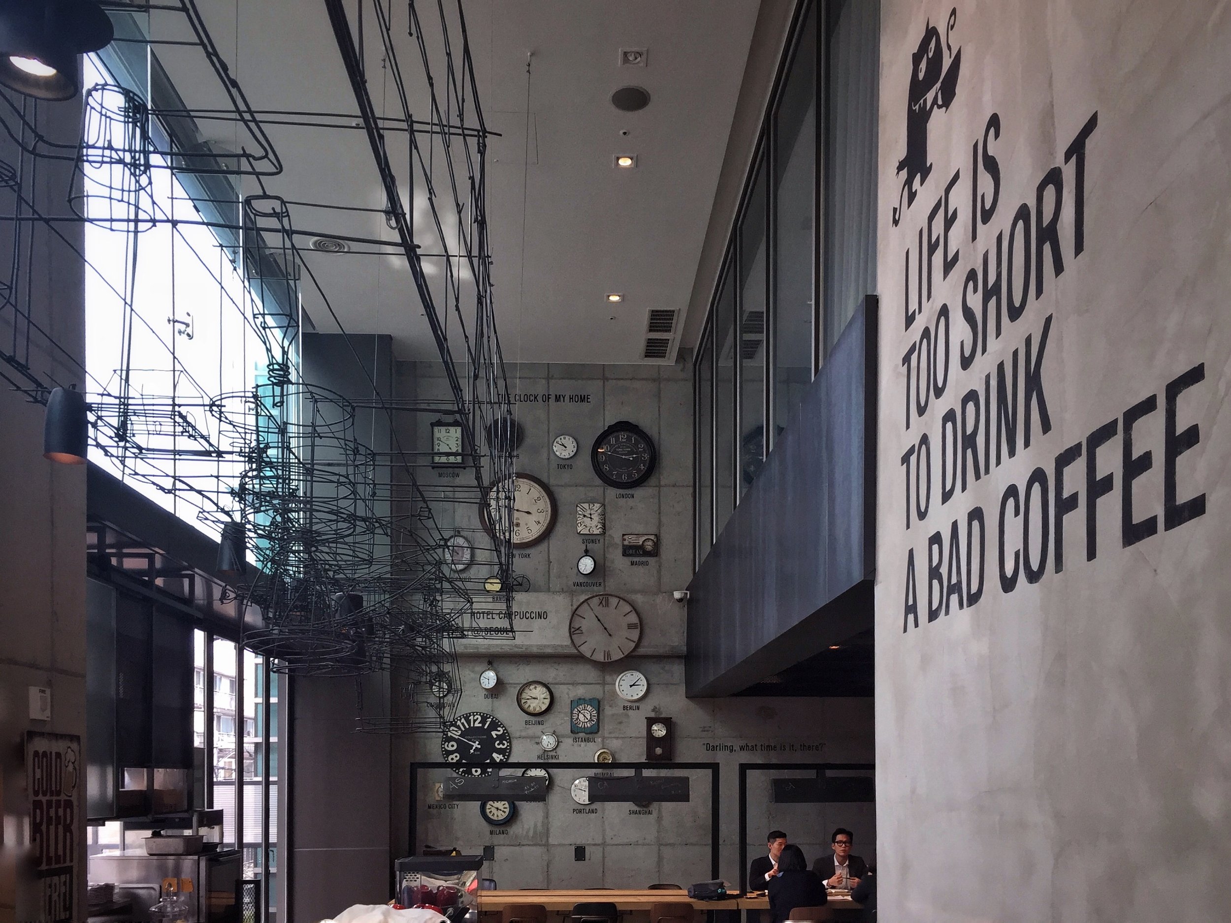 A mix of industrial finishes create a bold environment to complement its urban surroundings.