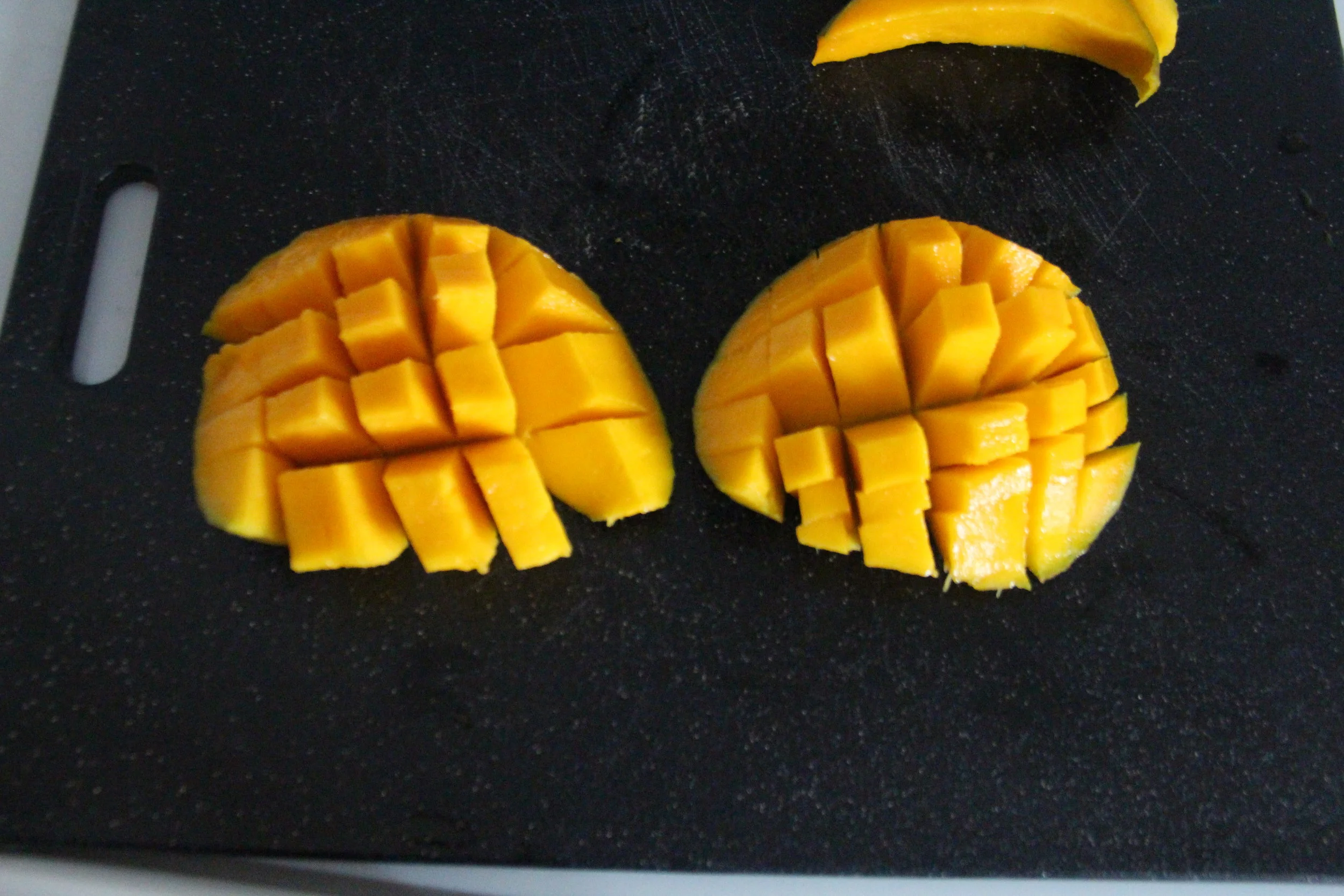 How I Cut Mangos