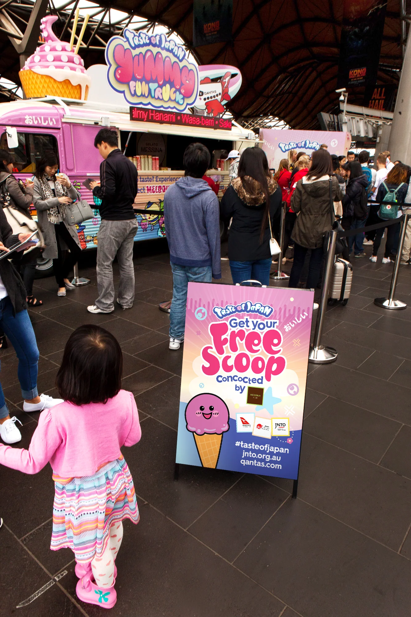 JNTO_YummyFunTruck_Activation.jpg