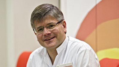 Dr. Jaume Mora