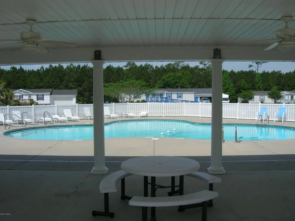 pool2.jpg