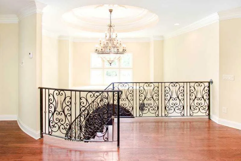 dannenburg res-curved stair.jpg