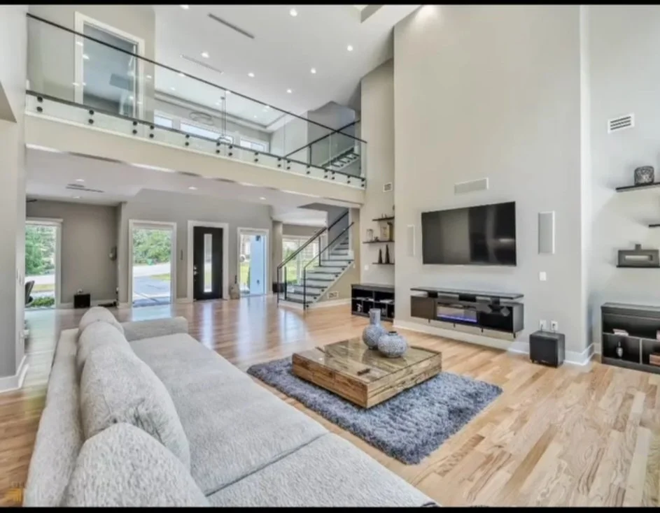 GIGI INTERIOR PIC 3.jpg