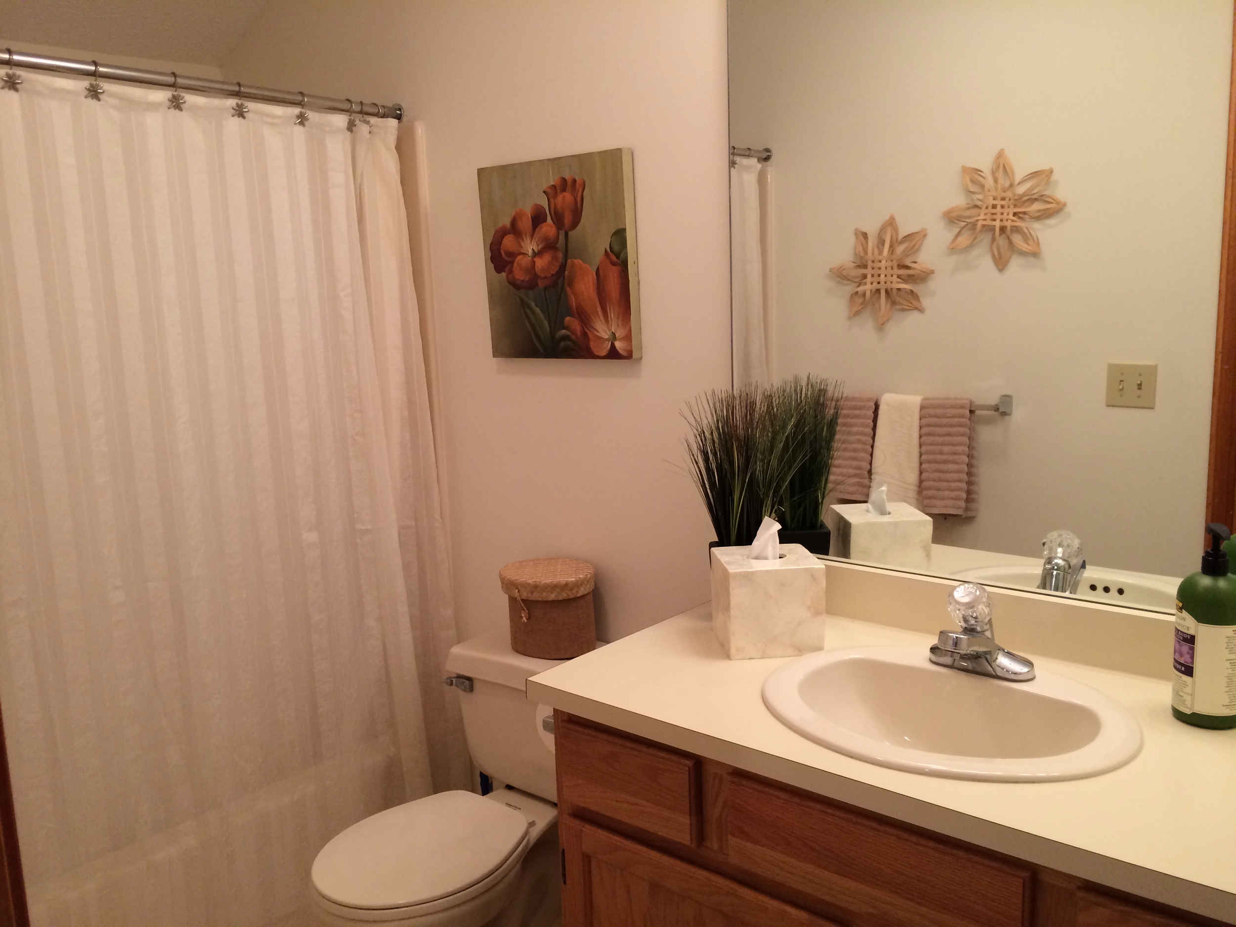Full bathroom (Upper floor)