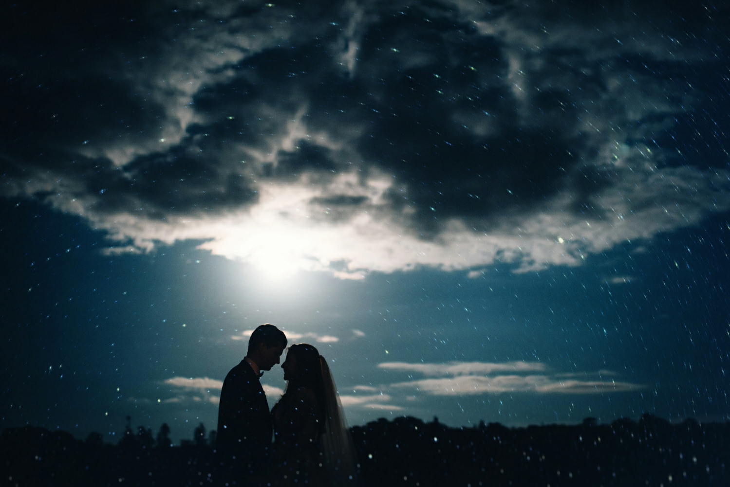 AWESOME night time wedding photos — Simple Tapestry | Creative Wedding ...