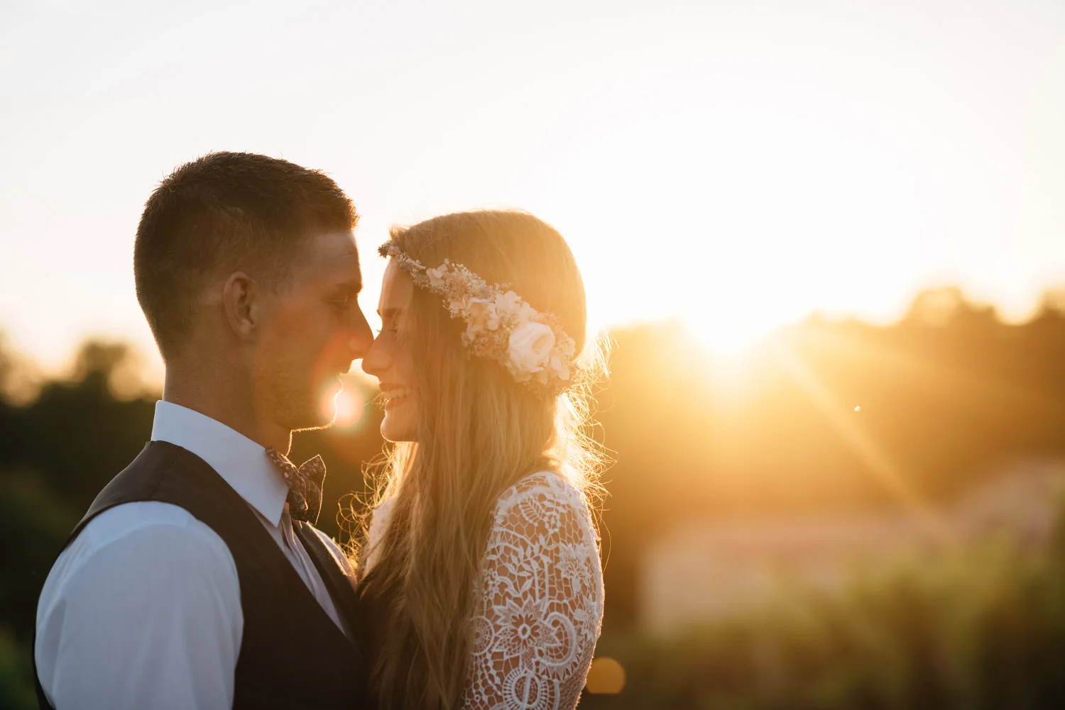  Destination wedding planning tips and advice. Destination weddings abroad venues.  Destination wedding Dresses. Getting married in Portugal. Getting married in Iceland. Getting married in Italy. Getting married in Spain. Getting married in France. G