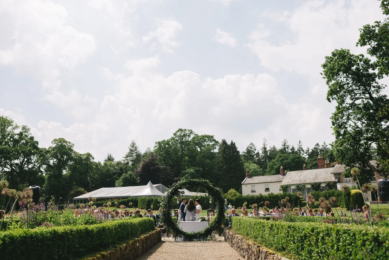  Virginia lodge wedding photos. Simple Tapestry Wedding Photographers.  