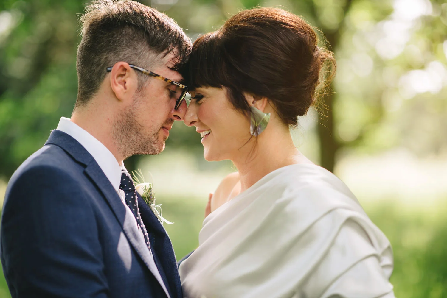  Virginia lodge wedding photos. Simple Tapestry Wedding Photographers.  