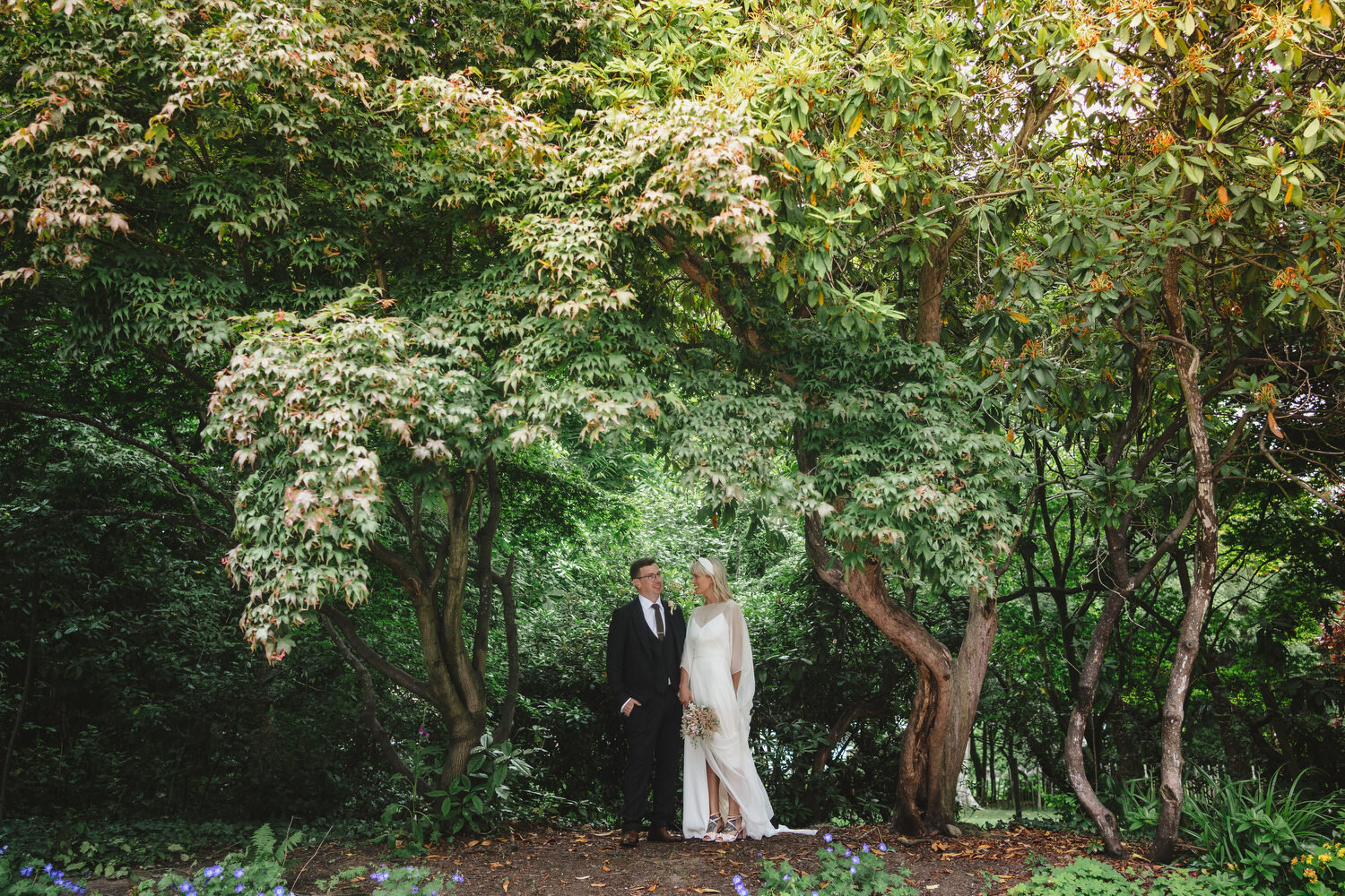  Deanes at Queens Botanic Gardens Belfast Wedding Photos 