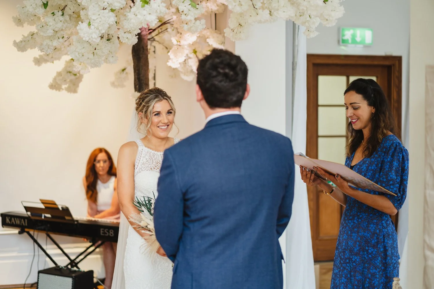  Sarah and Andrew’s awesome summer wedding in Belfast.  Their humanist ceremony was conducted by Fleur Mellor at the Ulster Museum.  Then we grabbed some photos in the Botanic Gardens, before going over to their wedding reception in the amazing Deane