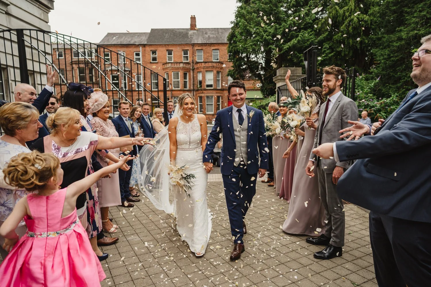  Sarah and Andrew’s awesome summer wedding in Belfast.  Their humanist ceremony was conducted by Fleur Mellor at the Ulster Museum.  Then we grabbed some photos in the Botanic Gardens, before going over to their wedding reception in the amazing Deane