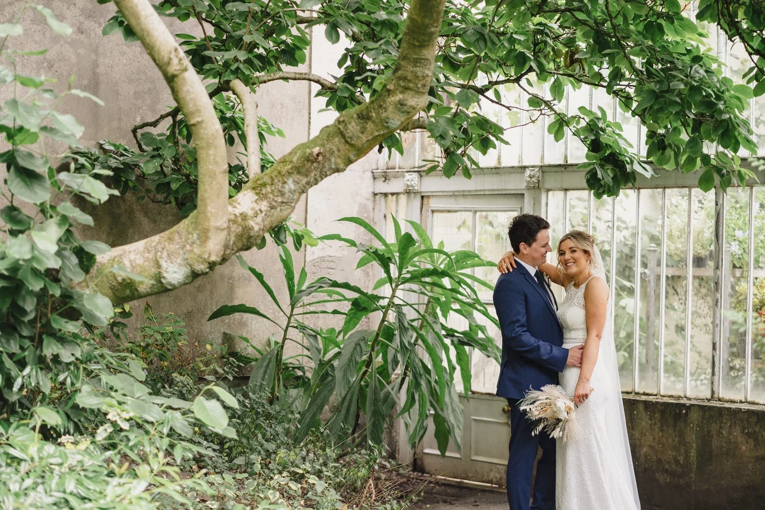  Sarah and Andrew’s awesome summer wedding in Belfast.  Their humanist ceremony was conducted by Fleur Mellor at the Ulster Museum.  Then we grabbed some photos in the Botanic Gardens, before going over to their wedding reception in the amazing Deane